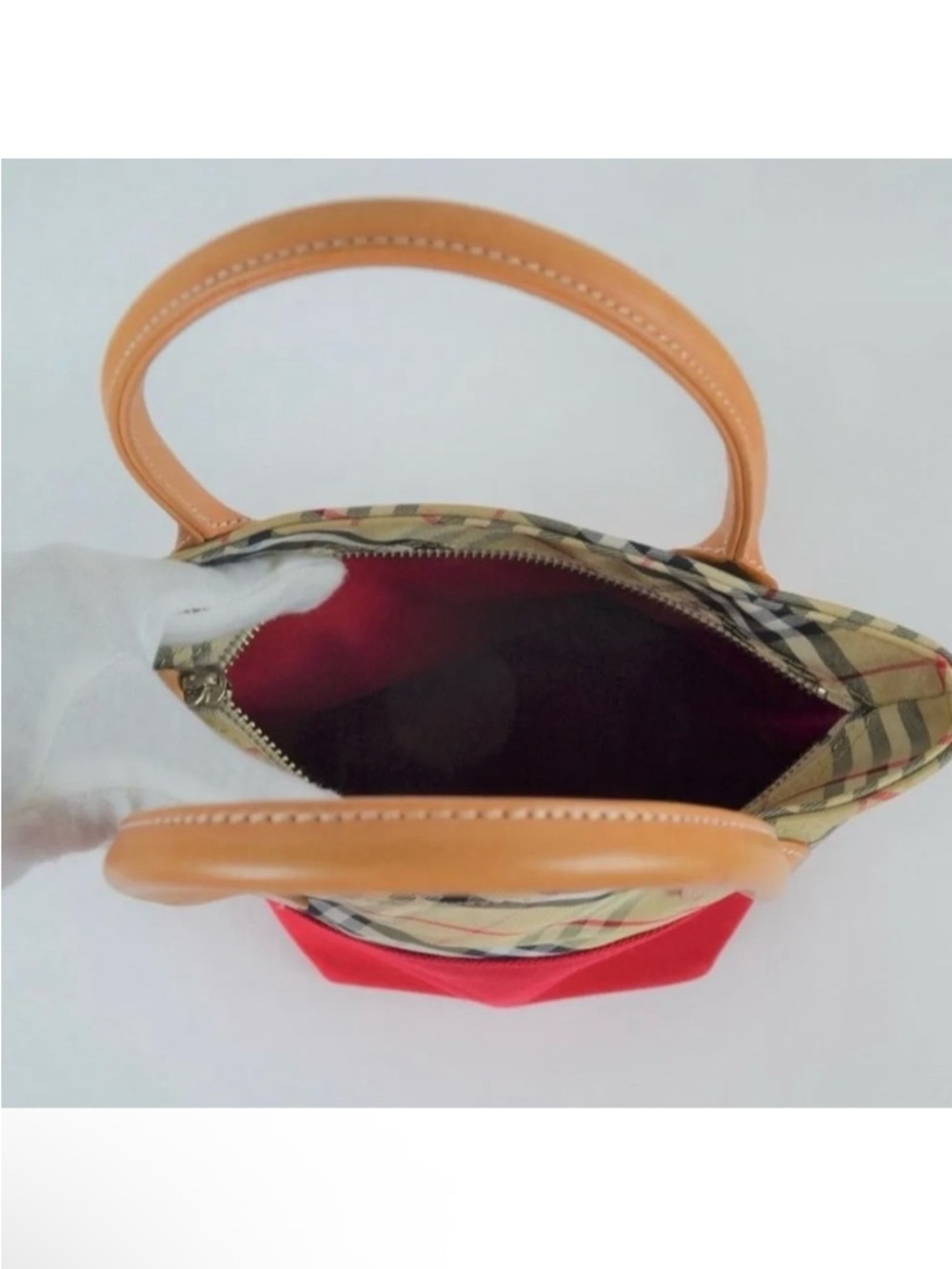 Burberry’s Red Canvas and Vintage Blue Label Japan Exclusive - Picture 5 of 6